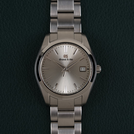 Grand Seiko Heritage Collection SBGX263 - volledig horloge recht van boven met stalen armband