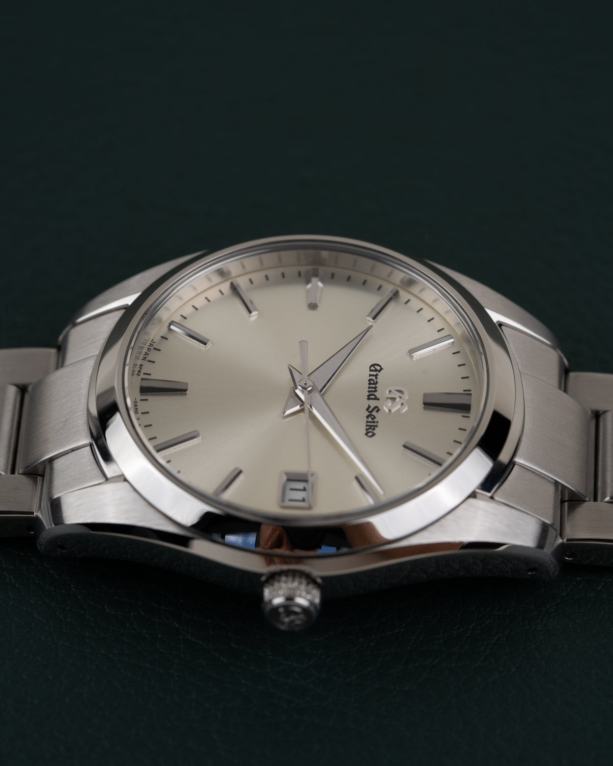 Grand Seiko Heritage Collection SBGX263 - onderaanzicht met kroon onderaan de kast