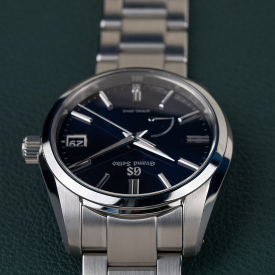 Grand Seiko Spring Drive SBGA439 - ondersteboven aanzicht van de wijzerplaat, kroon links