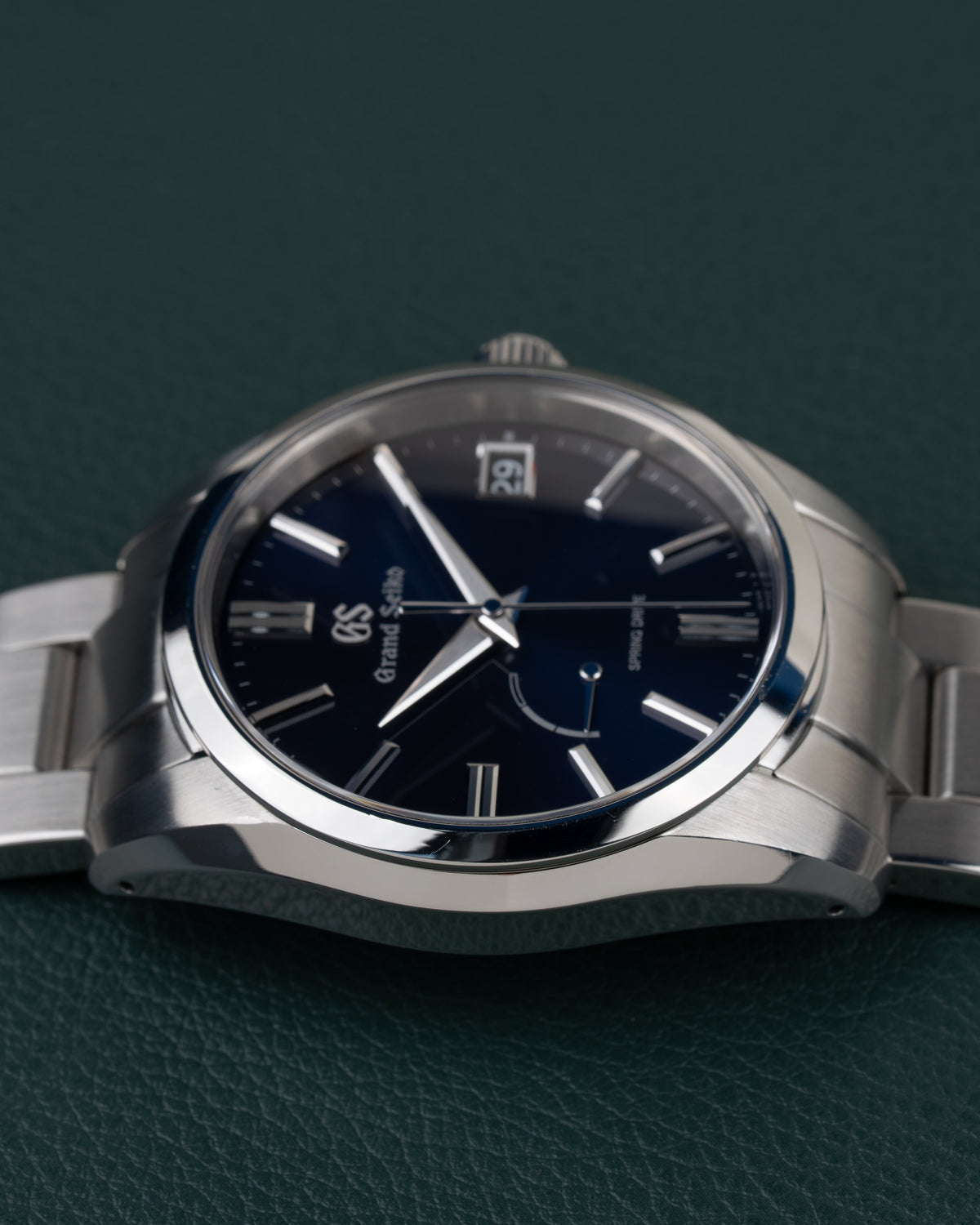 Grand Seiko Spring Drive SBGA439 - horloge 90 graden de andere kant op gedraaid, kroon bovenaan