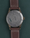 IWC Pilot's Watch Automatic Spitfire IW326802 - Achterkant van de kast met gegraveerd Spitfire-vliegtuig en IWC-tekst