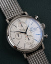 IWC Portofino Chronograph IW391009 - frontaal aanzicht met Milanese meshband en kroon met drukknoppen aan de rechterzijde