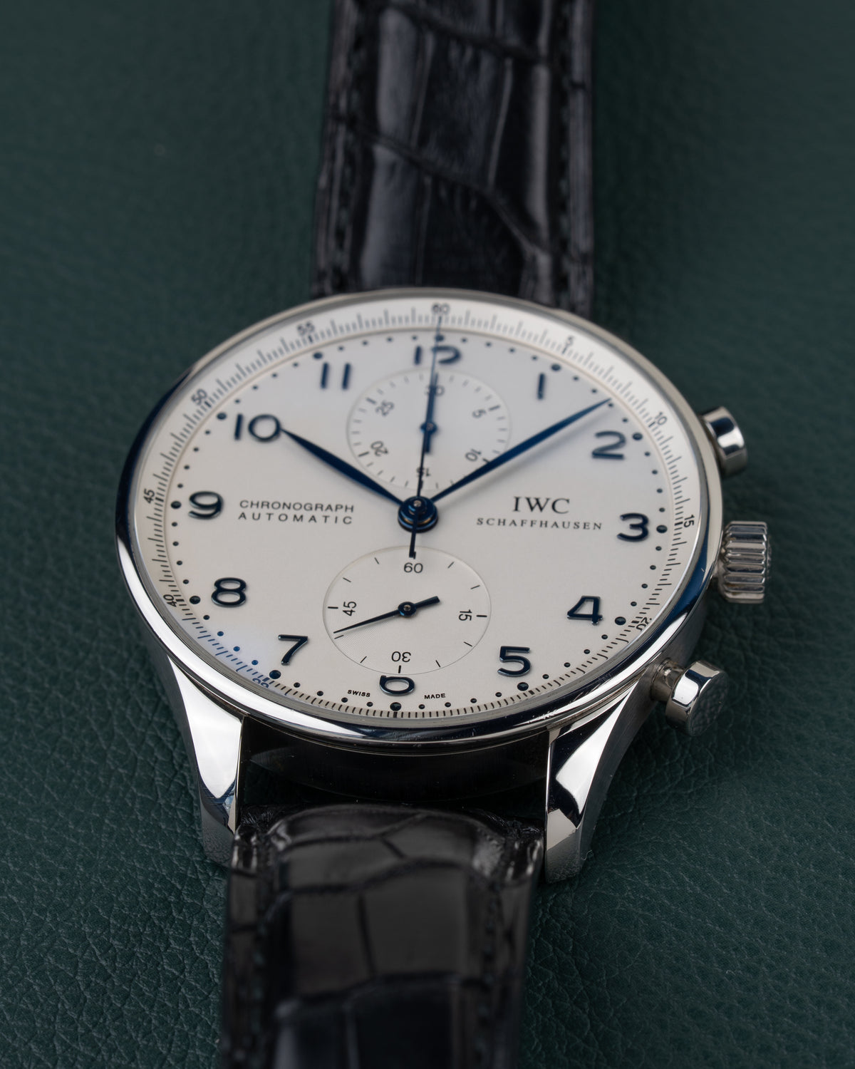 IWC Portugieser Chronograph IW371417 - close-up van de wijzerplaat met chronograaf subwijzerplaten