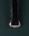 Omega Seamaster Aqua Terra 150M 220.13.41.21.01.001 - Close-up van de vouwsluiting met Omega-logo op de zwarte leren band
