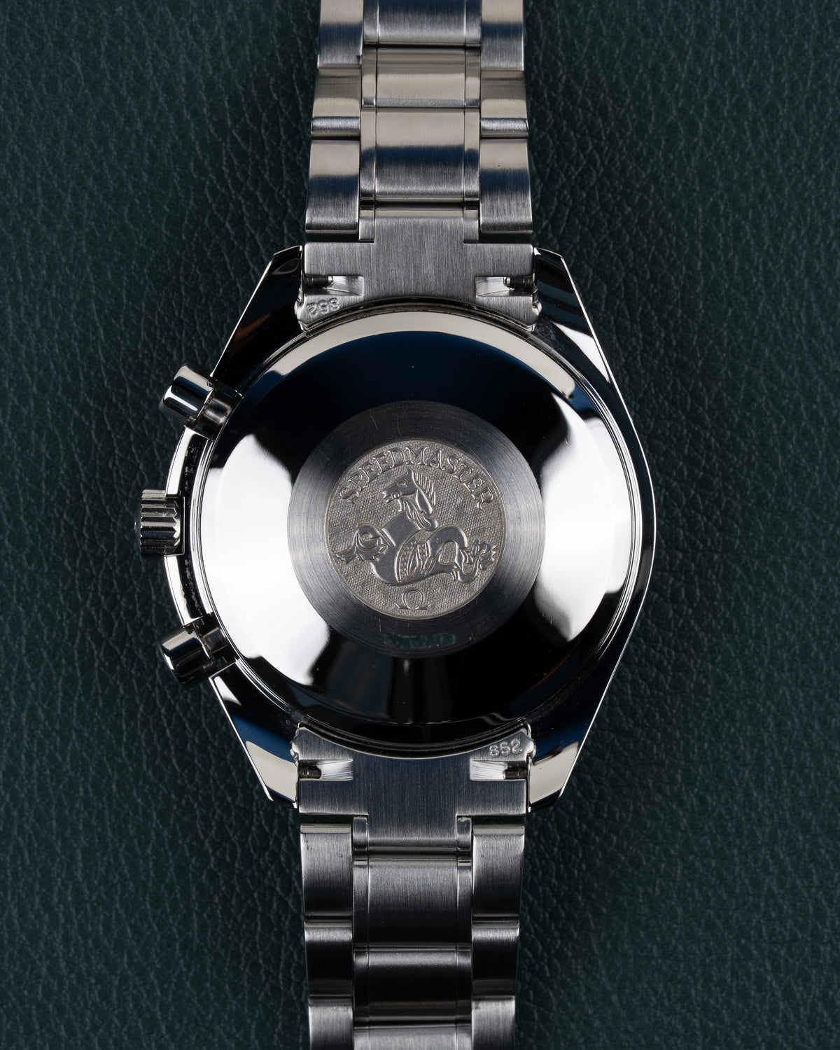 Omega Speedmaster Day-Date 3520.50 - gesloten stalen caseback met gegraveerd Speedmaster zeepaardje logo
