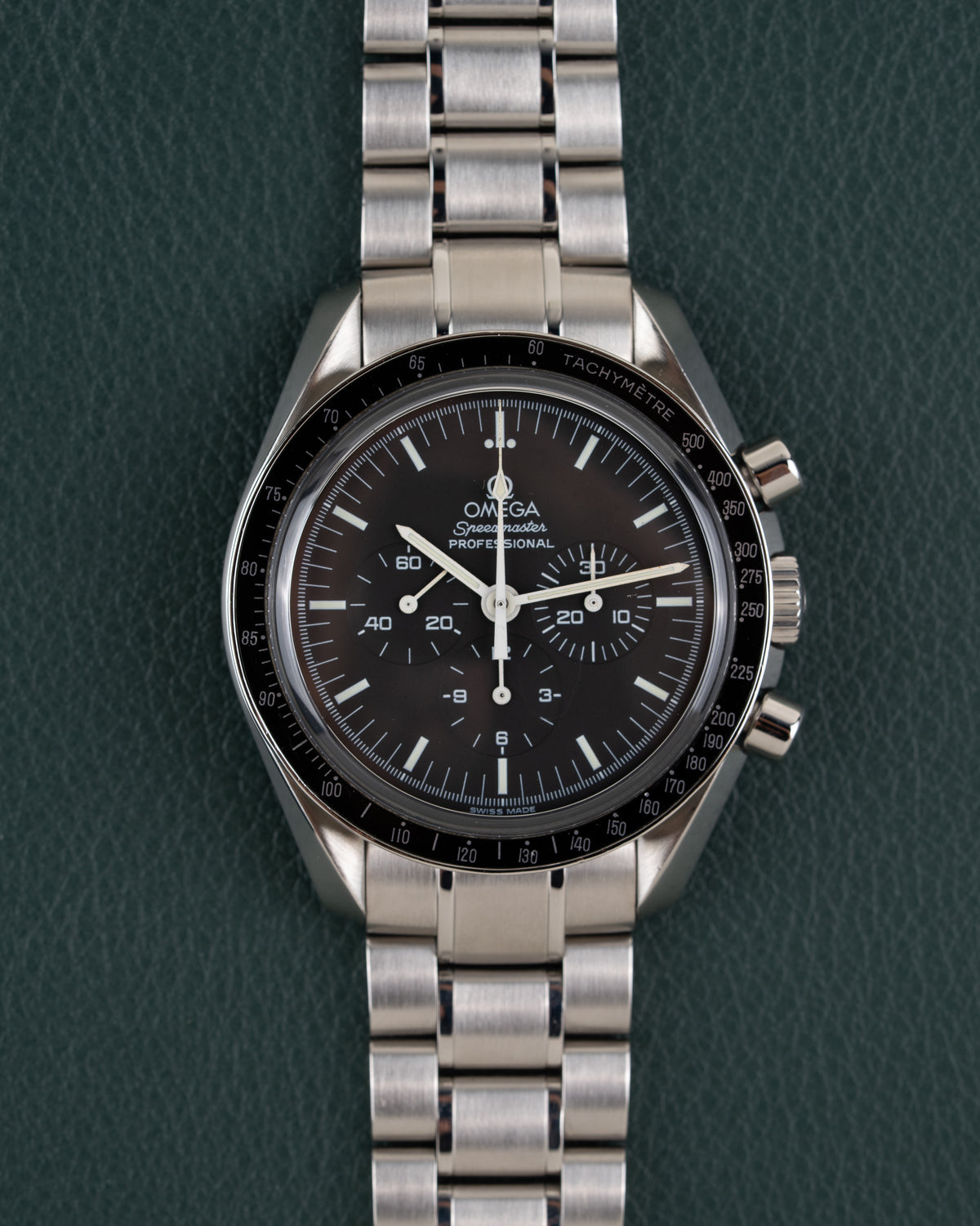 Omega Speedmaster Professional Moonwatch 3573.50 - volledig horloge recht van boven met stalen armband