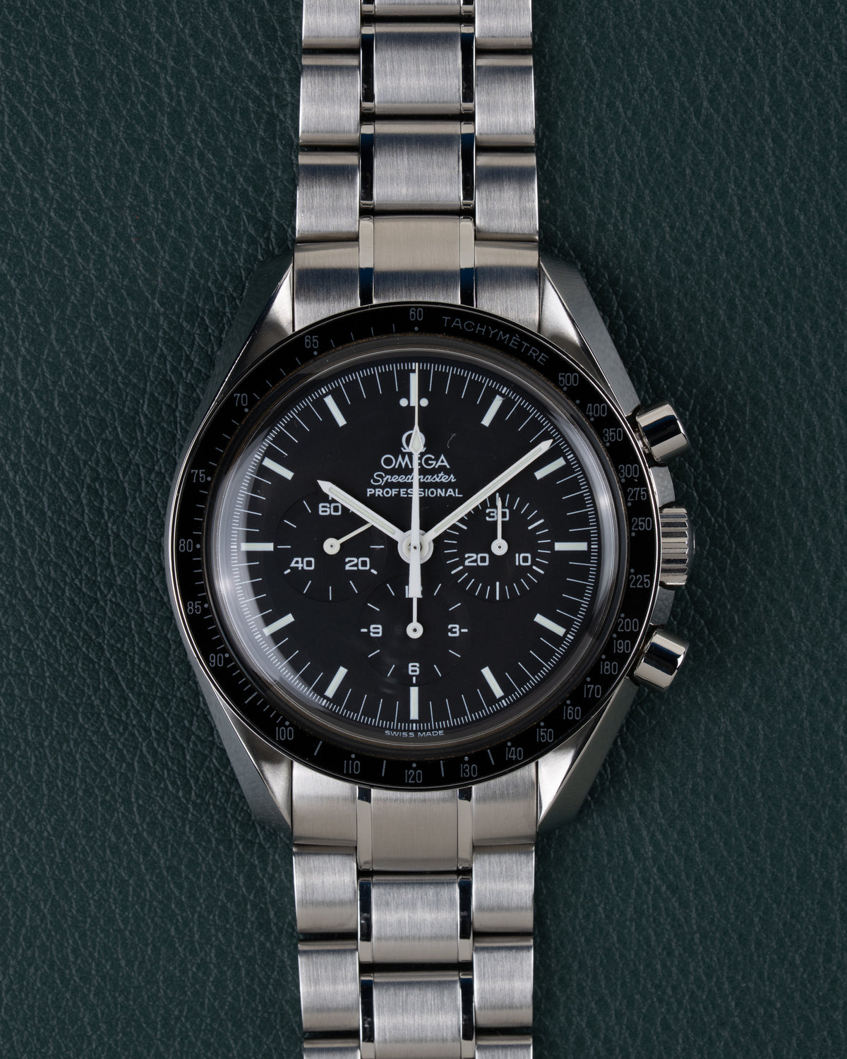 Omega Speedmaster Professional Moonwatch 3570.50 - volledig horloge recht van boven met stalen armband