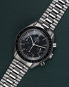 Omega Speedmaster Reduced Tritium 3510.50 - diagonaal aanzicht van het horloge, kroon en drukkers rechts