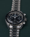 Omega Speedmaster Reduced Tritium 3510.50 - tweede diagonaal aanzicht met goed zichtbare tritium-patina op de subwijzerplaten