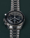 Omega Speedmaster Reduced Tritium 3510.50 - ondersteboven aanzicht van de wijzerplaat, kroon en drukkers links
