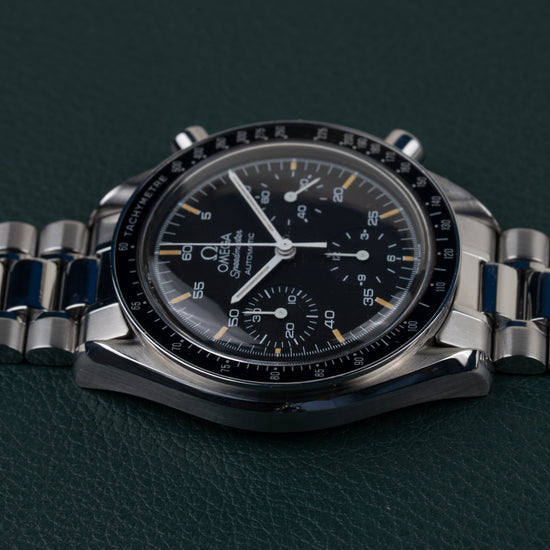 Omega Speedmaster Reduced Tritium 3510.50 - tweede ondersteboven aanzicht, kroon en drukkers bovenaan