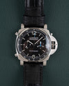 Panerai Luminor Chronograph PAM01109 - volledig horloge recht van boven met zwarte alligatorlederen band