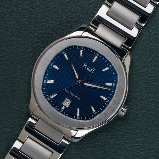 Piaget Polo Date P11268 - horloge onder een hoek met schakelband