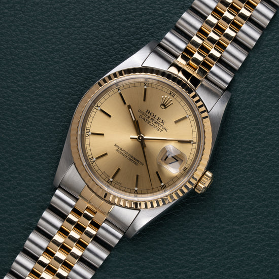 Rolex Datejust 16233 Champagne Dial - diagonaal aanzicht met kroon op 3 uur en champagnekleurige wijzerplaat