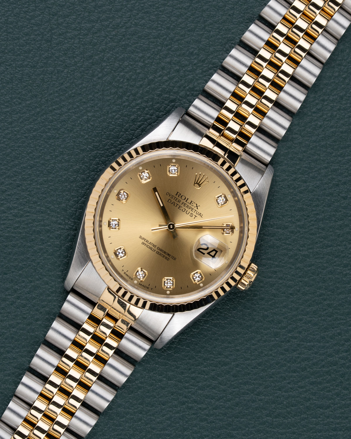 Rolex Datejust 16233 Champagne Diamond Dial - diagonaal aanzicht met kroon en champagnekleurige diamanten wijzerplaat