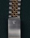 Rolex Datejust 16233 Champagne Diamond Dial - close-up van de vouwsluiting met Rolex kroonlogo op Jubilee band
