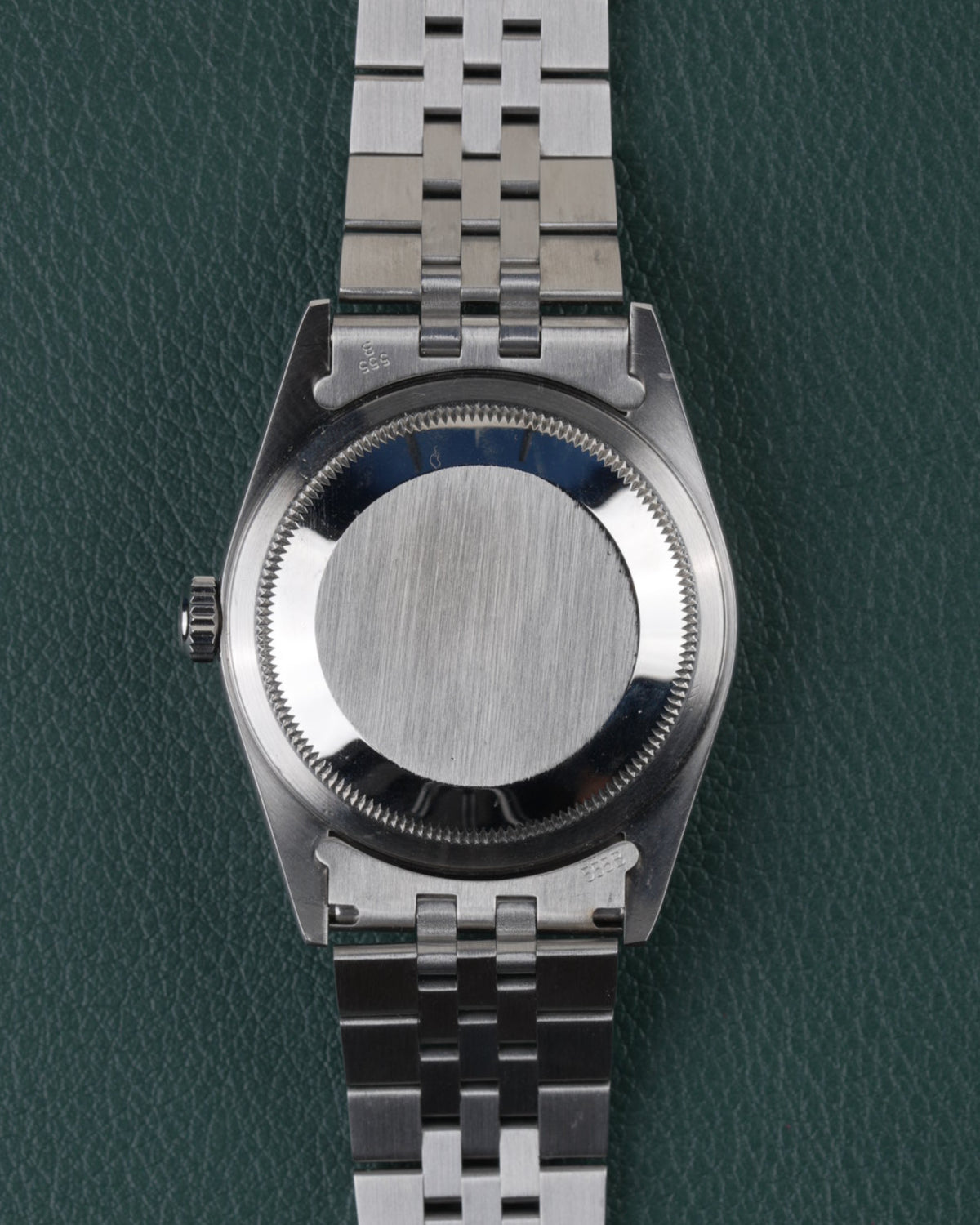 Rolex Datejust 16234 Blue Dial 1991 - Achterkant van de kast recht van boven met de gladde stalen caseback