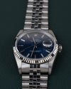 Rolex Datejust 16234 Blue Dial 1991 - Frontaal aanzicht met de kroon rechts en de jubilee-band recht naar boven