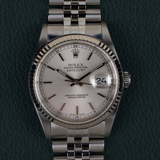 Rolex Datejust 16234 Silver Dial - straight-on close-up van wijzerplaat en Jubilee band