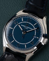 Vacheron Constantin Fiftysix 4600E/000A-B487 - close-up van wijzerplaat met Maltezer kruis logo onder een hoek