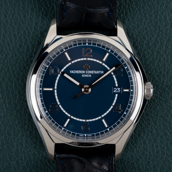 Vacheron Constantin Fiftysix 4600E/000A-B487 - frontaal close-up van wijzerplaat met Maltezer kruis logo
