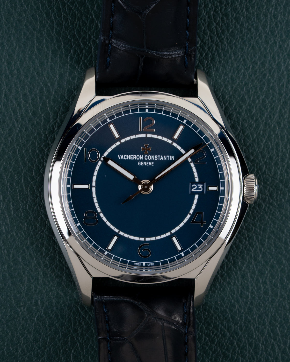 Vacheron Constantin Fiftysix 4600E/000A-B487 - frontaal close-up van wijzerplaat met Maltezer kruis logo