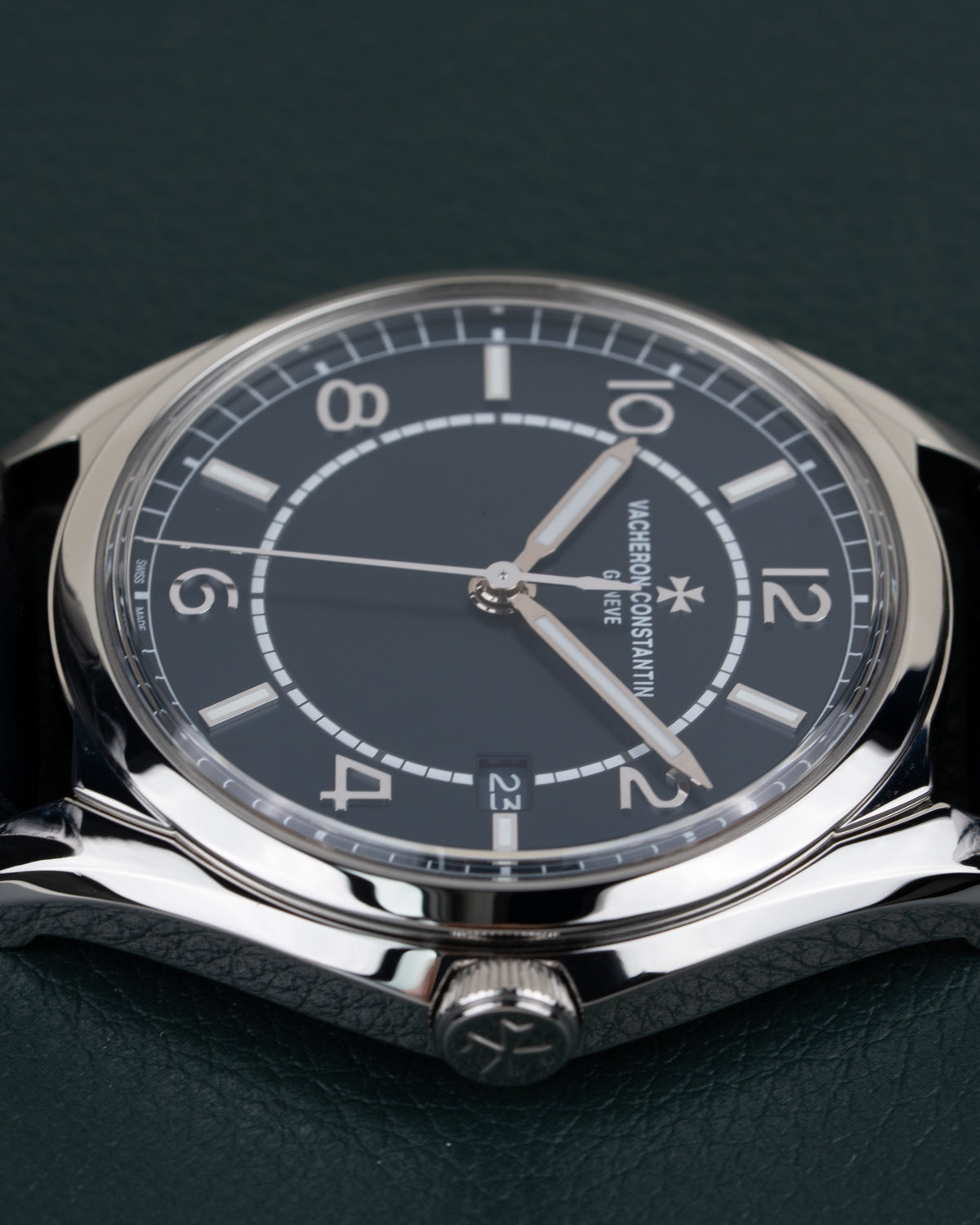 Vacheron Constantin Fiftysix 4600E/000A-B487 - close-up van wijzerplaat met kroon zichtbaar onderaan